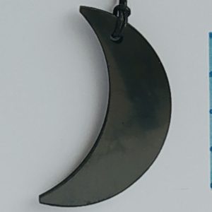 Sungit  sungit shungite szungit Šungit shungit 순지트 Shungita  hold medál szellemiség univerzum aura védelem