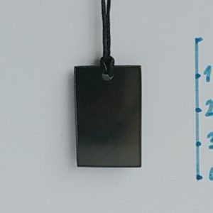 Sungit  sungit shungite szungit Šungit shungit 순지트 Shungita  kis négyzet medál /szellemi védelem emelkedés aura +